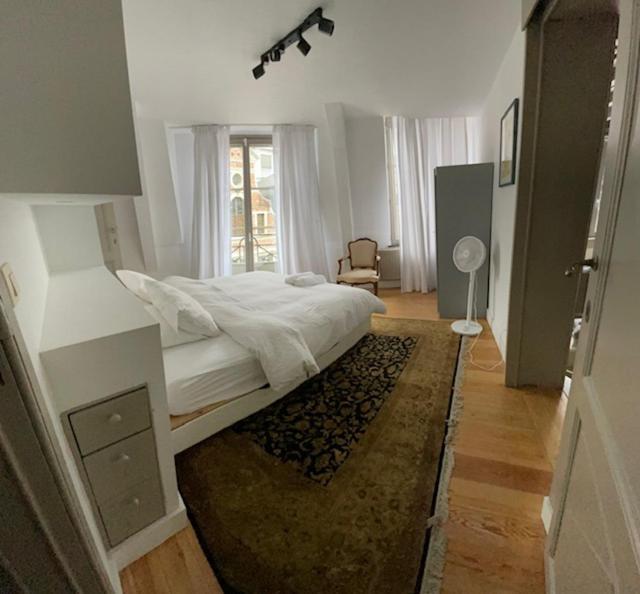 Duplex Dernier Etage Avec Terasse A Deux Pas De La Grand Place Brusel Exteriér fotografie